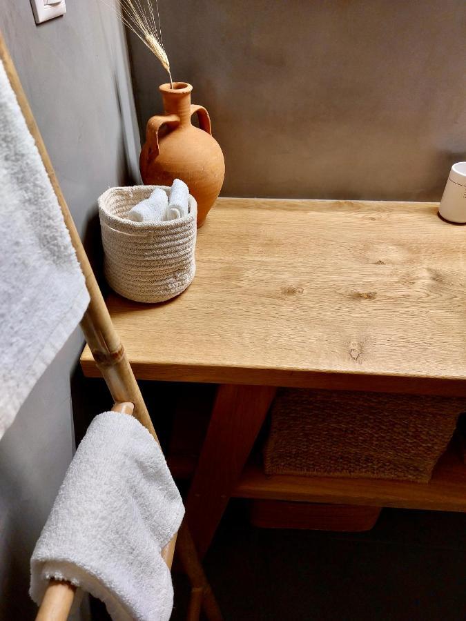 Christina-Anna Athens City Center Walking Distance To Everywhere And Acropolis, In One Of The Most Favorable Locations By National Gardens And Zoo, Hellenic Parliament In Syntagma And Stylish Exquisite Kolonaki Cozy Renovated Apartment Atenas Exterior foto
