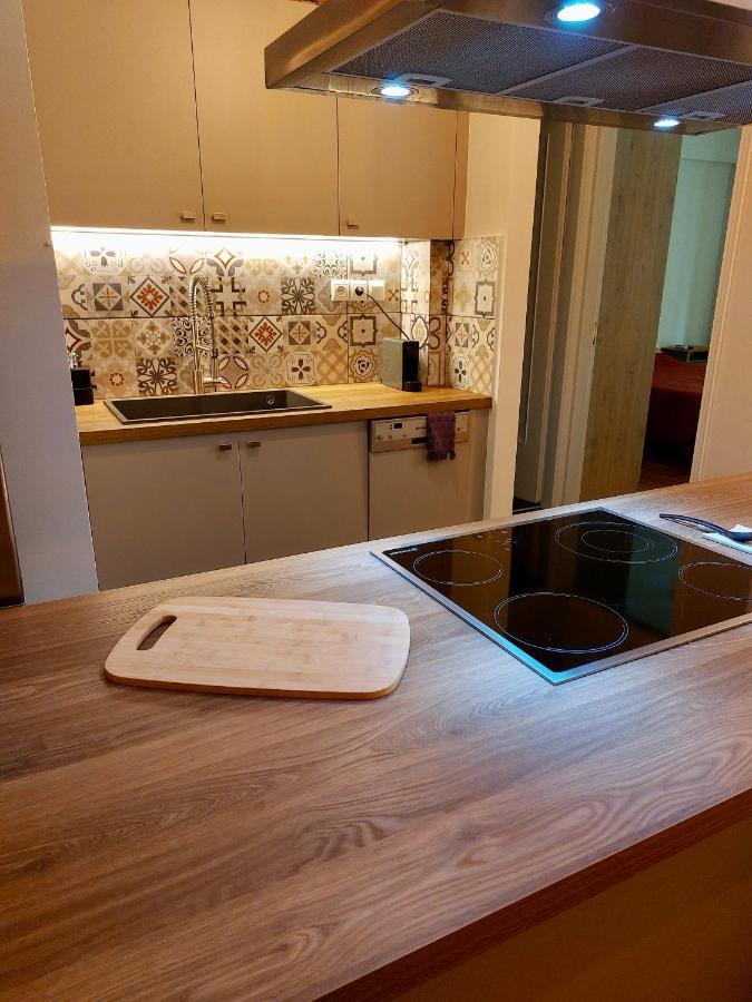 Christina-Anna Athens City Center Walking Distance To Everywhere And Acropolis, In One Of The Most Favorable Locations By National Gardens And Zoo, Hellenic Parliament In Syntagma And Stylish Exquisite Kolonaki Cozy Renovated Apartment Atenas Exterior foto