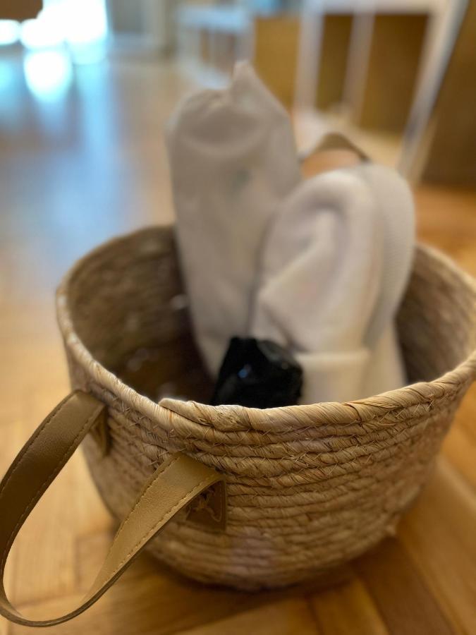 Christina-Anna Athens City Center Walking Distance To Everywhere And Acropolis, In One Of The Most Favorable Locations By National Gardens And Zoo, Hellenic Parliament In Syntagma And Stylish Exquisite Kolonaki Cozy Renovated Apartment Atenas Exterior foto